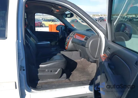 2011 Chevrolet Tahoe Lt z USA, uszkodzony, nr VIN 1GNSCBE04BR323316